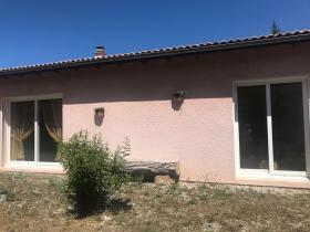 Einstöckiges Haus mit herrlichem Blick über das Tal