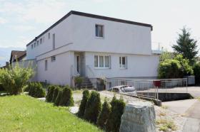 Wohn-  Geschäftshaus mit Saunalandschaft und Hallenbad zu verkaufen