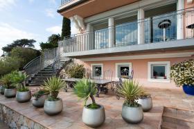 Zu verkaufen Villa in Villefranche-Sur-Mer mit unglaublichem Blick auf das Meer und Saint Jean Cap-Ferrat
