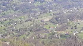 Zu verkaufen Bauernhof 16 ha Land mit Häusern und Stall für Tiere