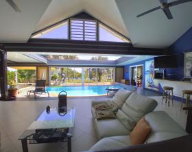 Luxuriöse Villa direkt am Meer