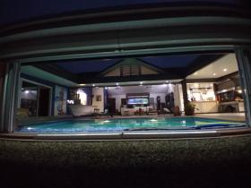 Luxuriöse Villa direkt am Meer