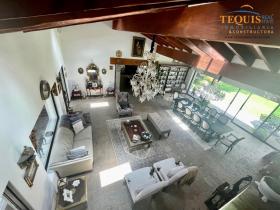 Haus in privater Wohnanlage mit Blick auf den Golfplatz und den See