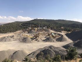 Verkauf eines 23 ha großen Steinbruchs mit in Betrieb befindlicher Brechstation