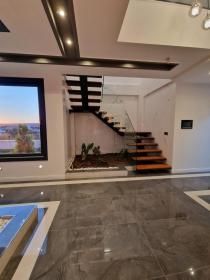 Nieuw ingerichte 4+1 villa te koop met uitzicht op de Egeïsche Zee en de bergen