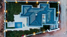 Nieuw ingerichte 4+1 villa te koop met uitzicht op de Egeïsche Zee en de bergen