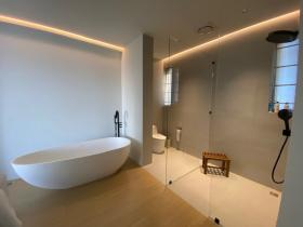 Wunderschöne Villa im Hollywood-Stil mit außergewöhnlichem Meerblick