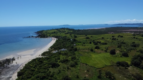 7500 Hektar Küstenland mit Blick auf den Radama-Archipel