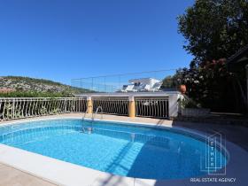 Haus mit Meerblick und Pool – Langzeitmiete