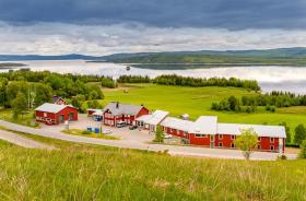 Hotel mit freiem Blick auf die Südspitze des Kallsjön-Sees