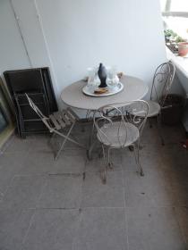 Komplett renovierte 2-Zimmer-Wohnung - Panoramablick auf das Meer und den Hafen