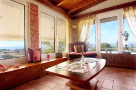 Luxusvilla mit Meerblick und Pool