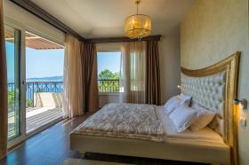 Villa mit spektakulärem Panoramablick auf das Meer