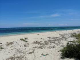 Strandgrundstück in Sumba Est