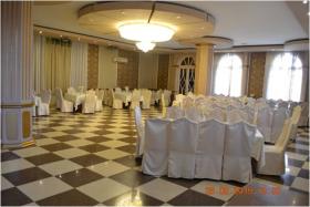 Zu verkaufen 2000 m2 Gebäude, 1700 m2 Restaurantfläche in Aghmashenebeli, Tbilisi