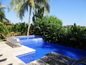 Schönes modernes Haus 5 Minuten vom schönen Sandstrand entfernt