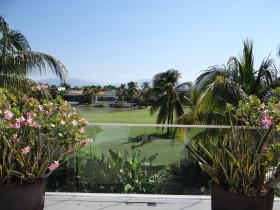 Schönes modernes Haus 5 Minuten vom schönen Sandstrand entfernt