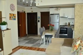 Dringend möblierte Wohnung zum Verkauf in Antalya in Lara