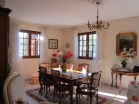 Schöne Villa in Wohngegend von Antibes