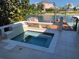 King Fisher Island Sandyport einzigartiges Haus zum Verkauf