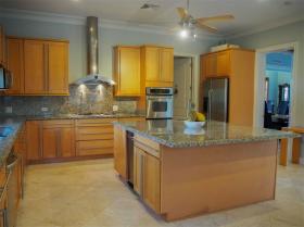 Villa Aurora, ein privater Rückzugsort in Lyford Cay, Nassau, Bahamas