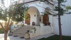 Schöne Villa zum Verkauf befindet sich 10 Minuten von Port El Kantaoui