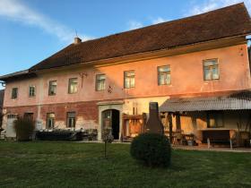 Zu verkaufen alte Immobilien und Grundstücke zum Bau - Investitionsprojekt Gelegenheit