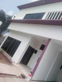 Neue Villa mit Pool in For Ever