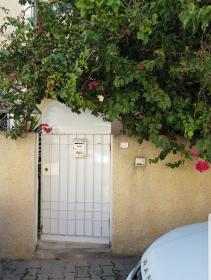 Schönes tunesisches Duplexhaus mit großem Garten in La Marsa